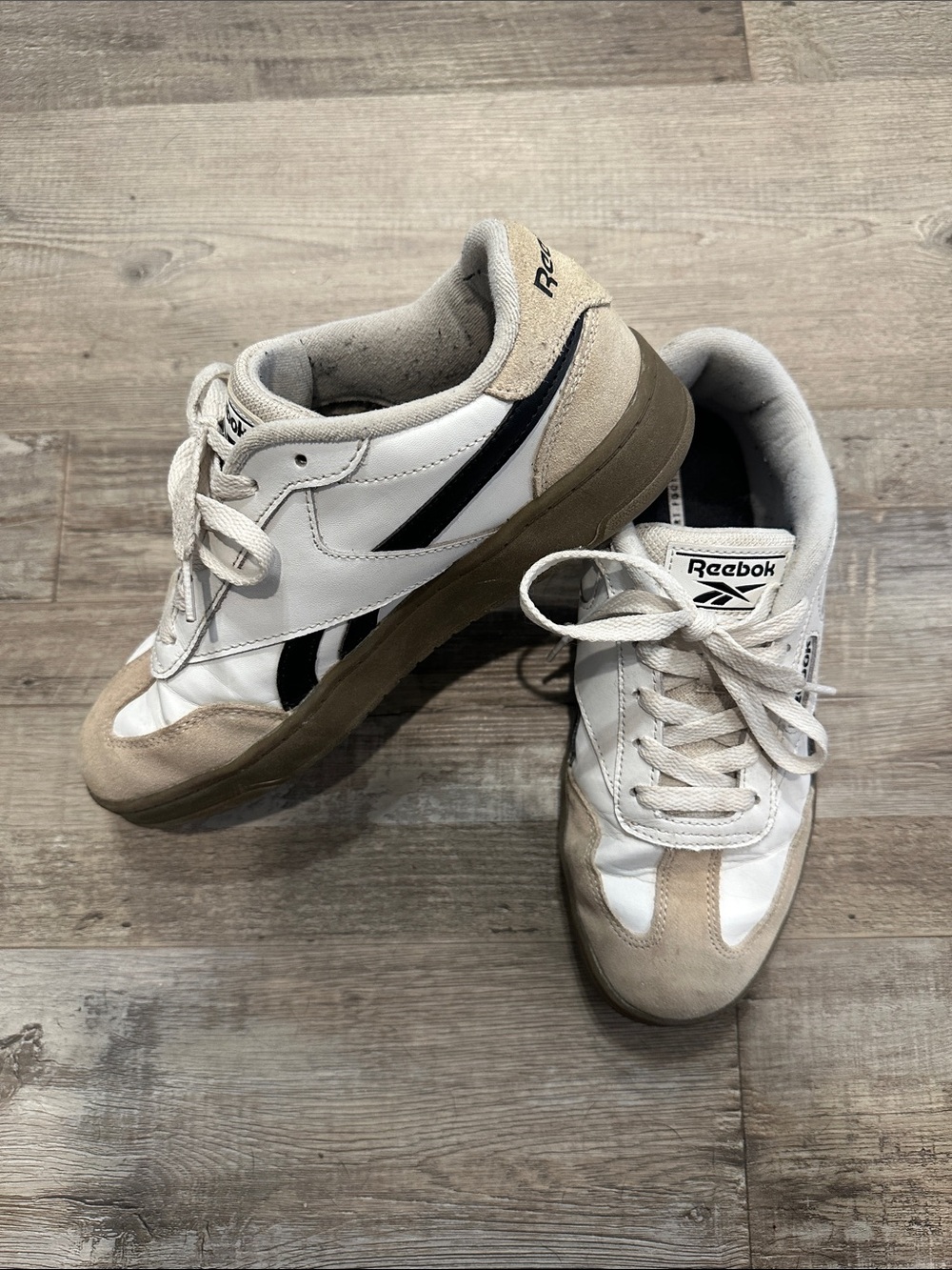 Reebok Sneakers